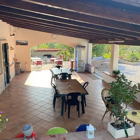 B&B Antonia Con Piscina 코라토