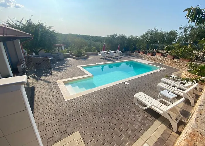 Antonia Con Piscina Oda ve Kahvaltı *